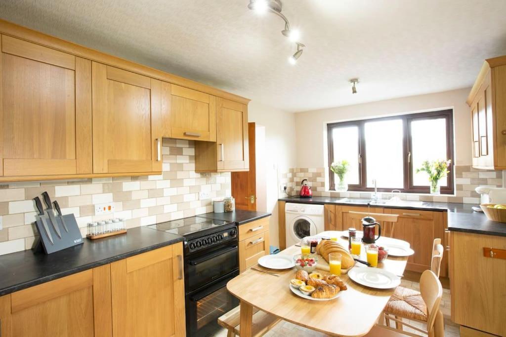 קורוון Hillside Cottage, Countryside Views Near Llangollen מראה חיצוני תמונה