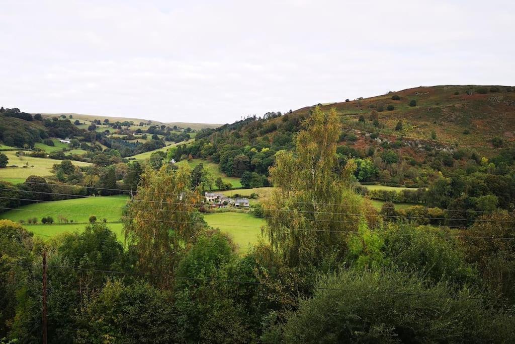 קורוון Hillside Cottage, Countryside Views Near Llangollen מראה חיצוני תמונה