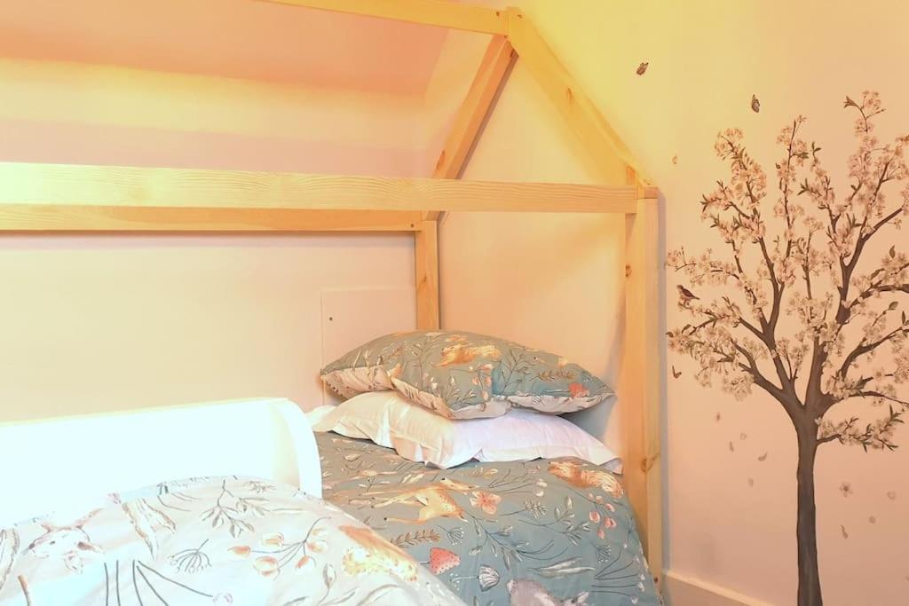 קורוון Hillside Cottage, Countryside Views Near Llangollen מראה חיצוני תמונה